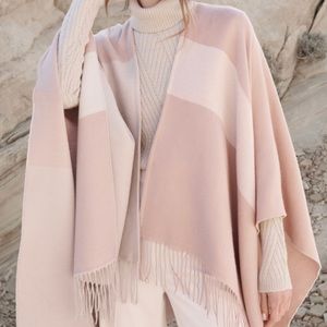 BN Soia & Kyo pink shawl